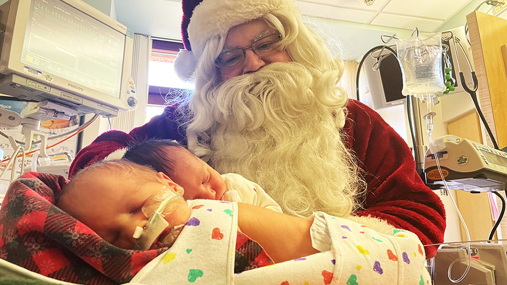 Luminis Health NICU Santa Visit Brings Holiday Photos And Support To Families At Anne Arundel Medical Center